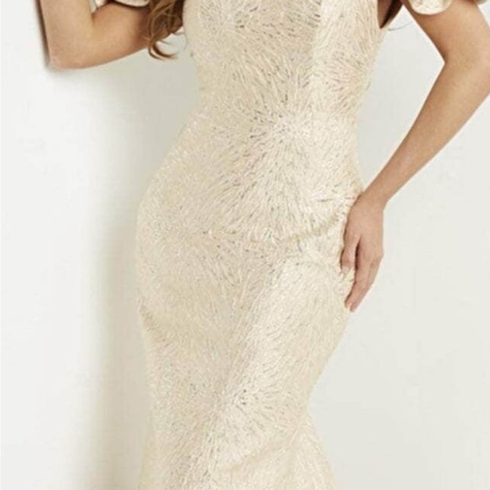 Elegant Cream Off-Shoulder Dress - Picture 3 of 7